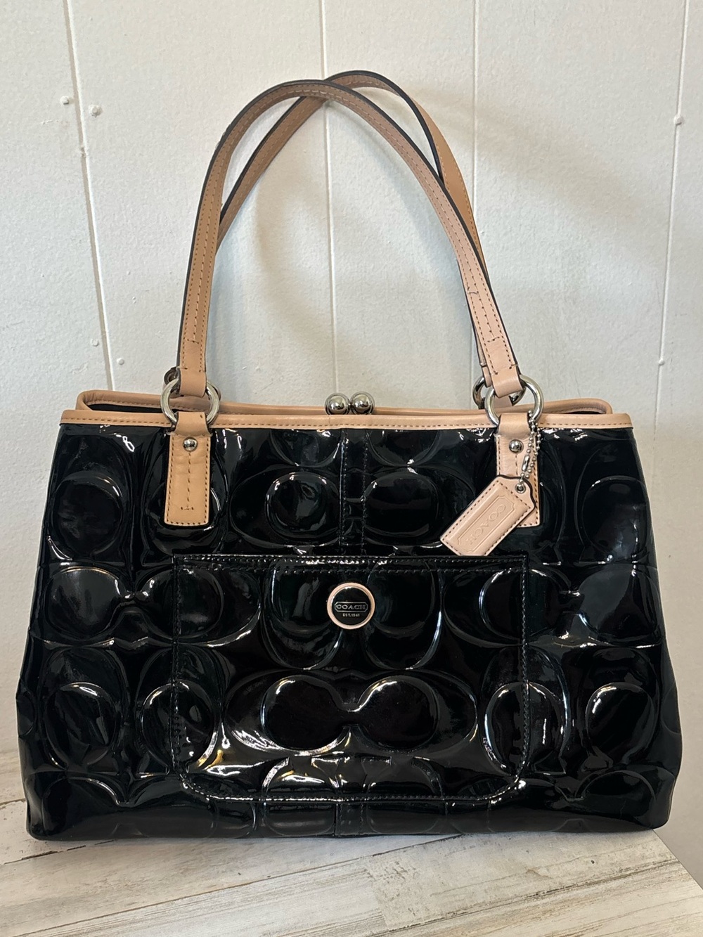 Coach Black Patent Leather Signature Shoulder Bag y2k Tan Straps F25487